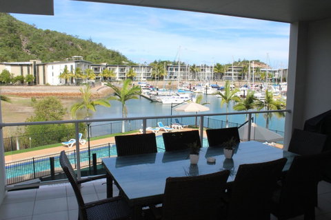 Beachside Apartment 17 - Accommodation Burleigh 11