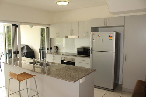 Beachside Apartment 17 - Accommodation Burleigh 4