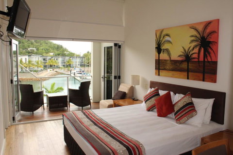 Beachside Apartment 17 - Accommodation Burleigh 8