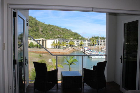 Beachside Apartment 17 - Accommodation Burleigh 2