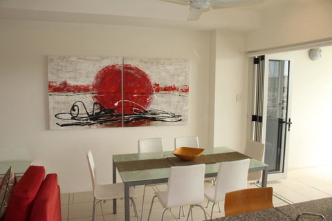 Beachside Apartment 17 - Accommodation Burleigh 9