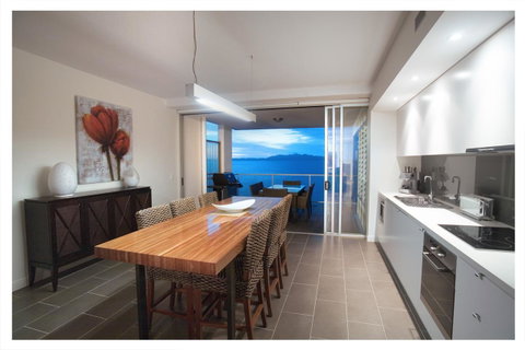 1 Bright Point Apartment 5201 - Accommodation Burleigh 3