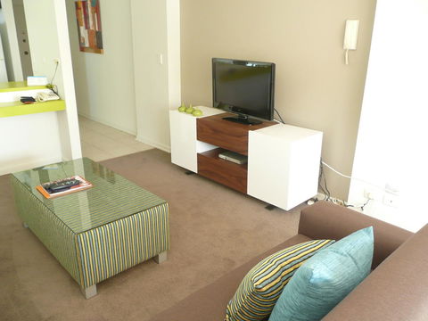 Grosvenor Beachfront Apartments Surfers Paradise - Accommodation Burleigh 24