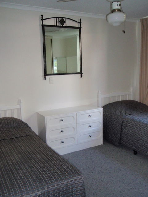 Grosvenor Beachfront Apartments Surfers Paradise - Accommodation Burleigh 28