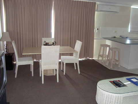 Grosvenor Beachfront Apartments Surfers Paradise - Accommodation Burleigh 26
