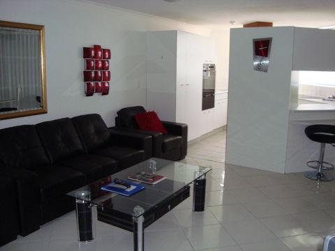 Grosvenor Beachfront Apartments Surfers Paradise - Accommodation Burleigh 36
