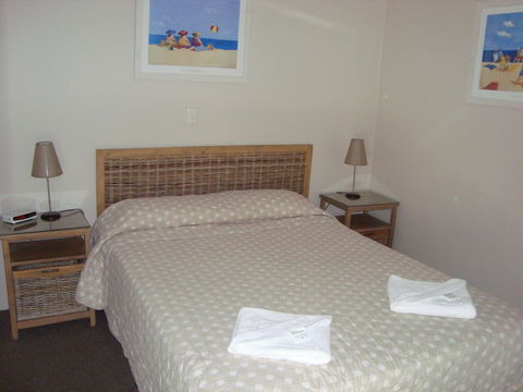 Grosvenor Beachfront Apartments Surfers Paradise - Accommodation Burleigh 13