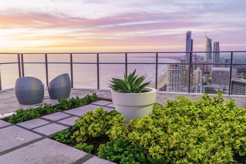 Rhapsody Resort - Official - Accommodation Burleigh 11