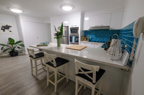 Sanctuary Beach Retreat - Accommodation Burleigh 7