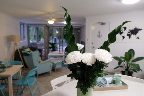Sanctuary Beach Retreat - Accommodation Burleigh 9