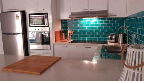 Sanctuary Beach Retreat - Accommodation Burleigh 8