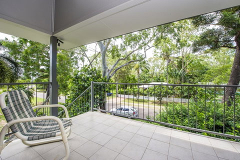 Kooyong Apartment 8 - Accommodation Burleigh 4