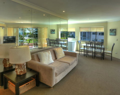 Le Beach Apartments - Accommodation Burleigh 4