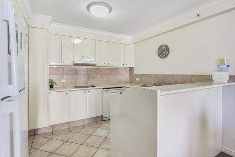 APR Private SUITES MOROC By The Beach - Accommodation Burleigh 22