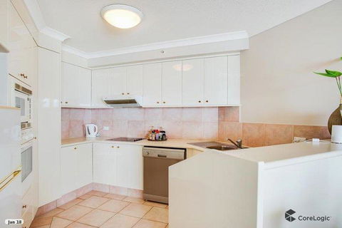 APR Private SUITES MOROC By The Beach - Accommodation Burleigh 27