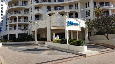APR Private SUITES MOROC By The Beach - Accommodation Burleigh 7