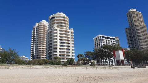 APR Private SUITES MOROC By The Beach - Accommodation Burleigh 37