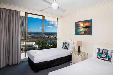 Seacrest Beachfront Apartments Surfers Paradise - Accommodation Burleigh 18