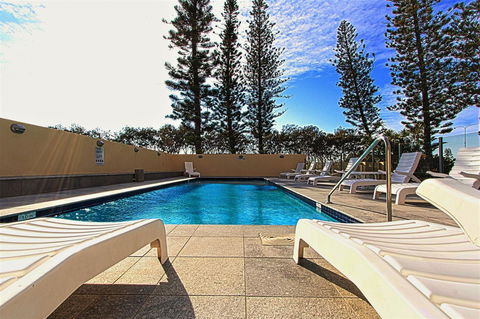 Seacrest Beachfront Apartments Surfers Paradise - Accommodation Burleigh 5