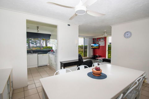 Seacrest Beachfront Apartments Surfers Paradise - Accommodation Burleigh 14