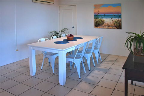 Seacrest Beachfront Apartments Surfers Paradise - Accommodation Burleigh 34