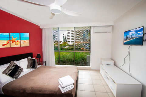 Seacrest Beachfront Apartments Surfers Paradise - Accommodation Burleigh 8