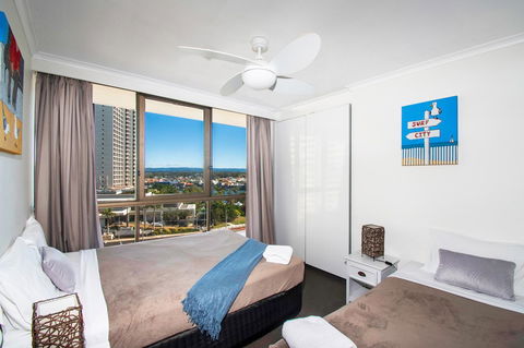 Seacrest Beachfront Apartments Surfers Paradise - Accommodation Burleigh 3