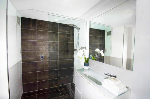 Seacrest Beachfront Apartments Surfers Paradise - Accommodation Burleigh 22