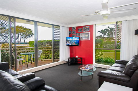 Seacrest Beachfront Apartments Surfers Paradise - Accommodation Burleigh 9