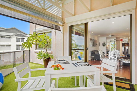 Montipora Unit 3 - In The Heart Of Airlie, Wi-fi And Netflix - Accommodation Burleigh 1