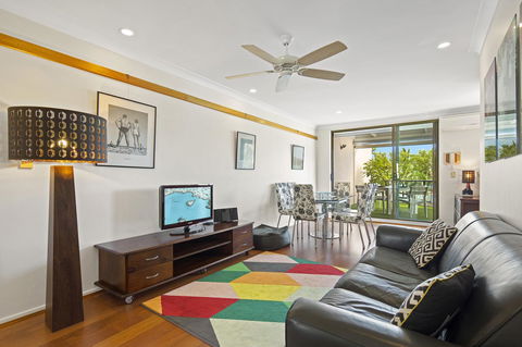 Montipora Unit 3 - In The Heart Of Airlie, Wi-fi And Netflix - Accommodation Burleigh 3