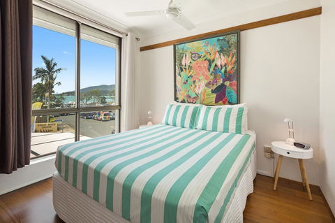 Montipora Unit 3 - In The Heart Of Airlie, Wi-fi And Netflix - Accommodation Burleigh 6