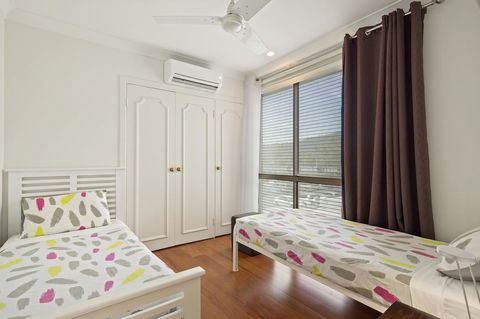 Montipora Unit 3 - In The Heart Of Airlie, Wi-fi And Netflix - Accommodation Burleigh 7