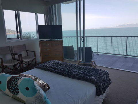 Penthouse On Bright Point - Accommodation Burleigh 7