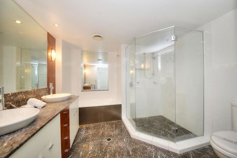 The Towers Of Chevron Renaissance - Holidays Gold Coast - Accommodation Burleigh 16