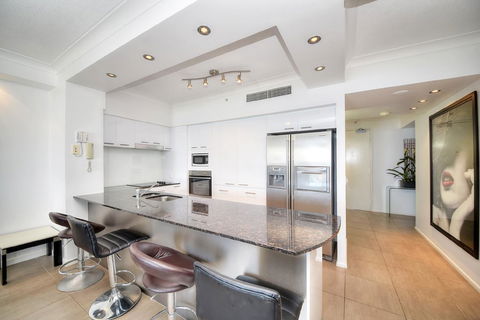The Towers Of Chevron Renaissance - Holidays Gold Coast - Accommodation Burleigh 18