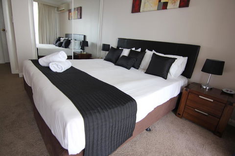 The Phoenician Resort - Accommodation Burleigh 14