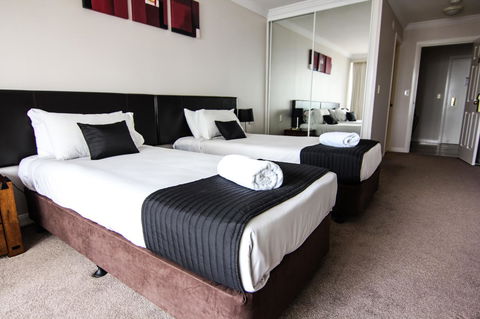 The Phoenician Resort - Accommodation Burleigh 30