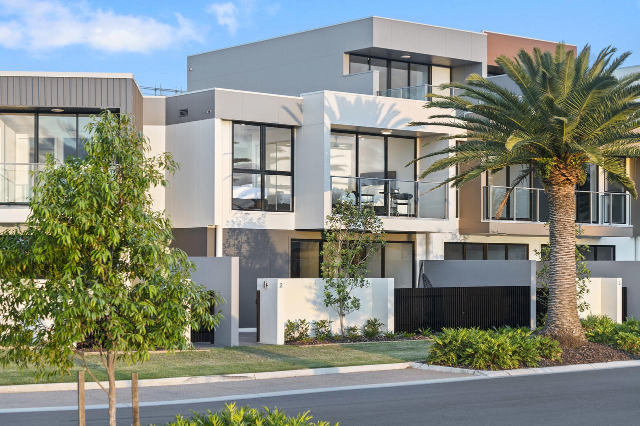 Hope Island QLD Accommodation Burleigh