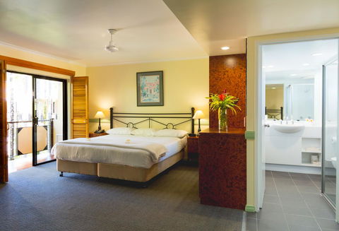 Palm Royale Cairns - Accommodation Burleigh 25