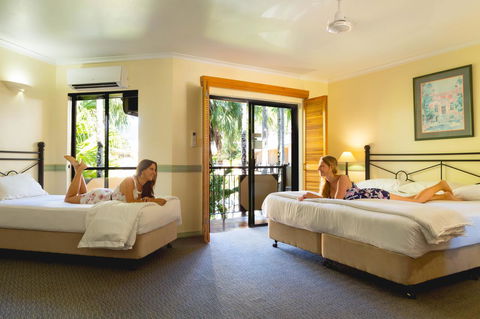 Palm Royale Cairns - Accommodation Burleigh 22