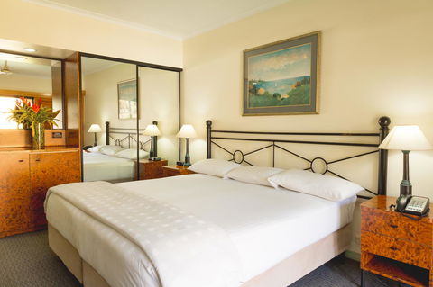 Palm Royale Cairns - Accommodation Burleigh 27