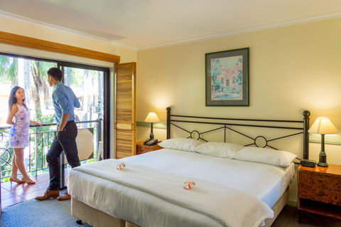 Palm Royale Cairns - Accommodation Burleigh 26