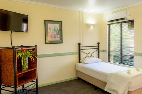 Palm Royale Cairns - Accommodation Burleigh 23