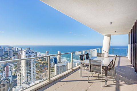 Mantra Circle On Cavill - Accommodation Burleigh 10
