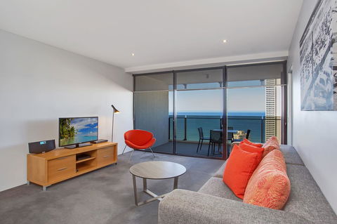 Mantra Circle On Cavill - Accommodation Burleigh 29