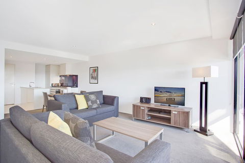 Mantra Circle On Cavill - Accommodation Burleigh 35