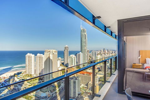 Mantra Circle On Cavill - Accommodation Burleigh 30