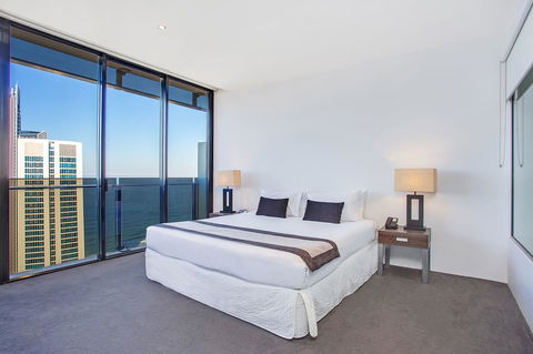 Mantra Circle On Cavill - Accommodation Burleigh 9