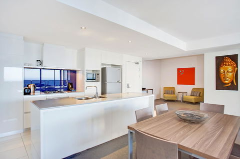Mantra Circle On Cavill - Accommodation Burleigh 11